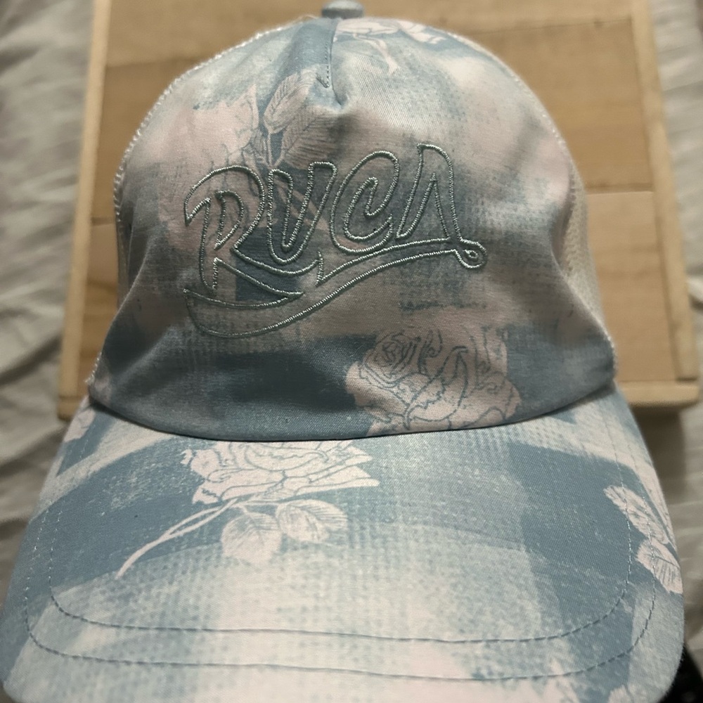 RVCA Offbeat Women’s Blu/Pink pastel Floral Snapback Trucker Cap Hat